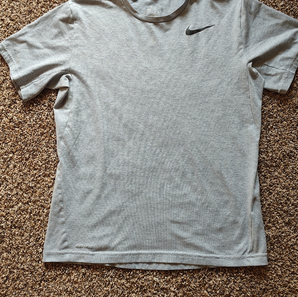 Nike Men's Dri-FIT Legend Veneer T-shirt